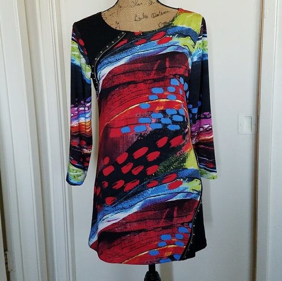 Max & Rina Tops - L/s abstract pattern tunic w/dec. accents